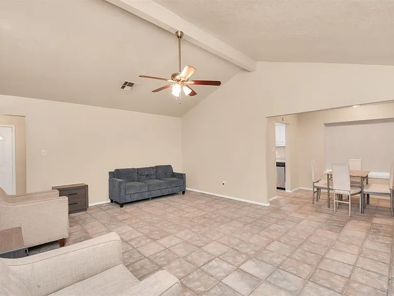 4803 Beechaven St — Photo 6
