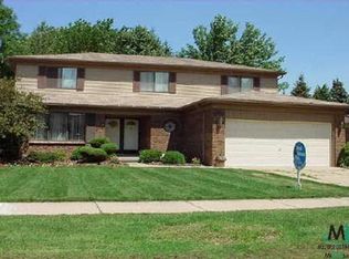 15149 S Paramount Ct, Sterling Heights, MI 48313