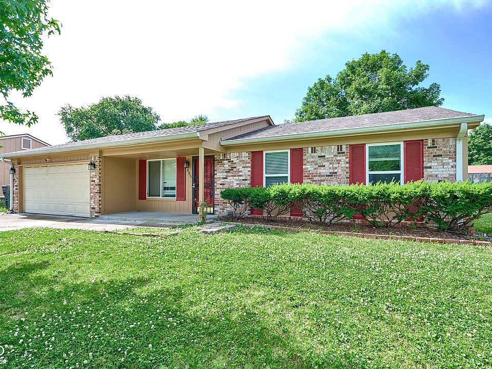 1st image of 805 Burr Oak Dr
