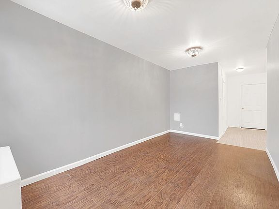3rd image of 1062 E 105th St