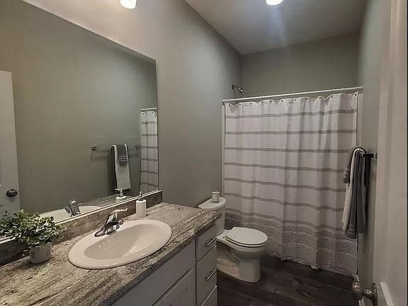 4th image of 5866 S 95th St