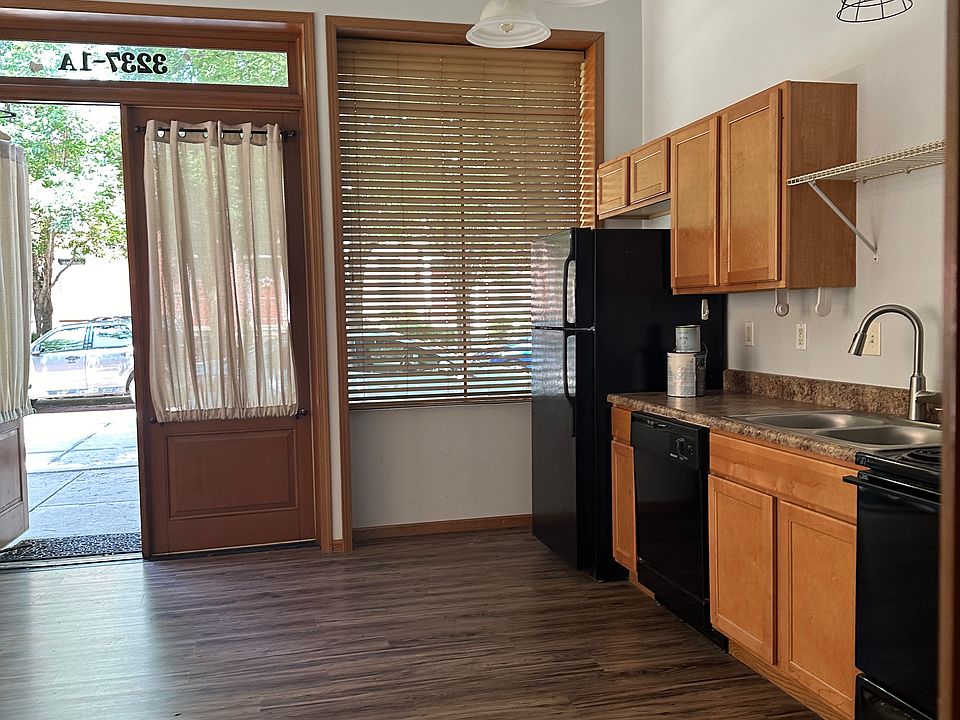 Entry from street. No steps. Kitchen