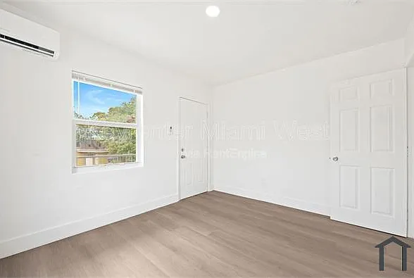1245 NW 60th St #4 — Photo 16