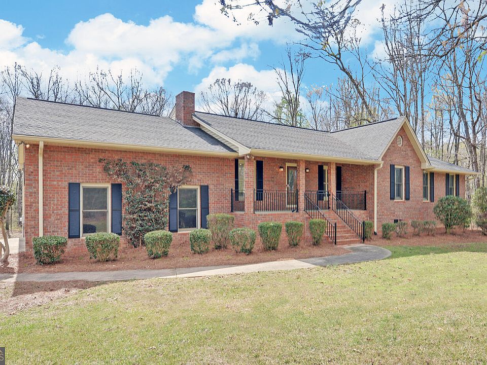 1st image of 197 Woodland Way