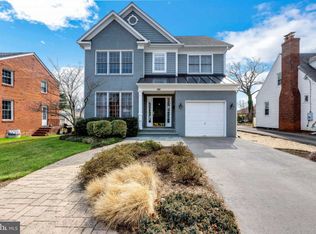 5820 5th St S, Arlington, VA 22204