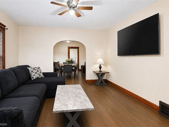 5th image of 602 Blaine Ave