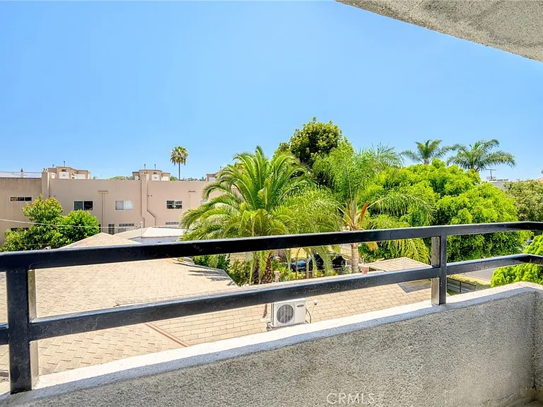 4328 Whitsett Ave — Photo 17