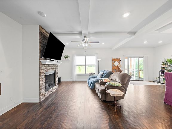 5th image of 4133 Liverworth Rd