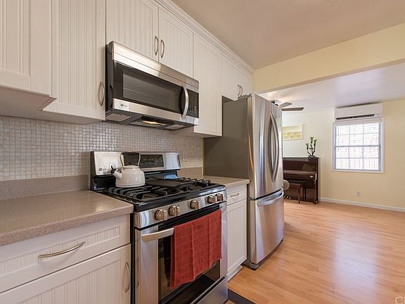 4th image of 705 N Greenwich Dr