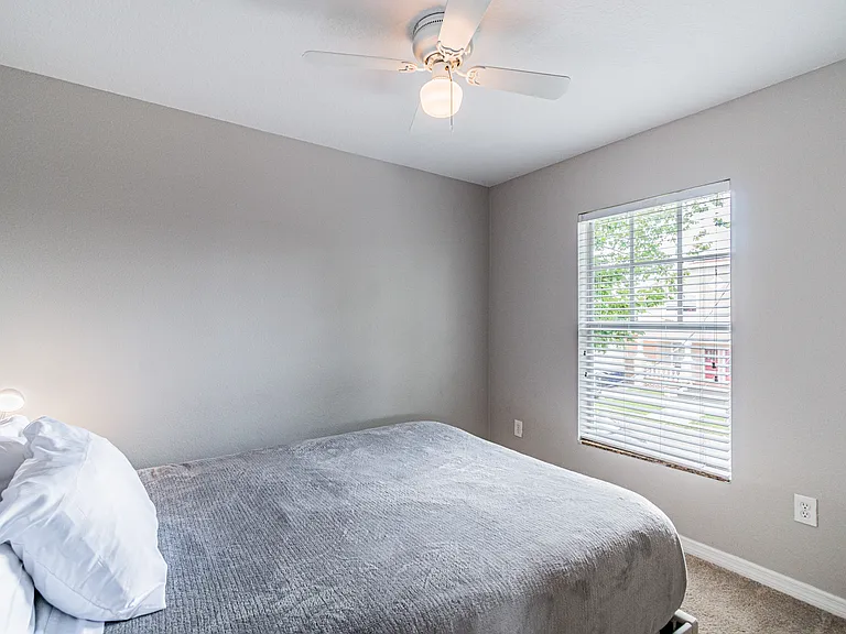 2907 W Chestnut St — Photo 35