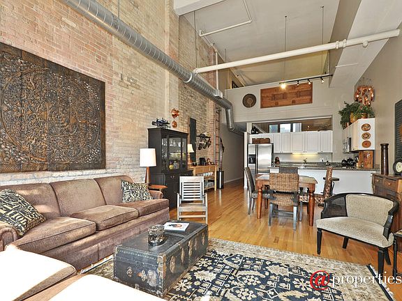 Living Room / Dining Room