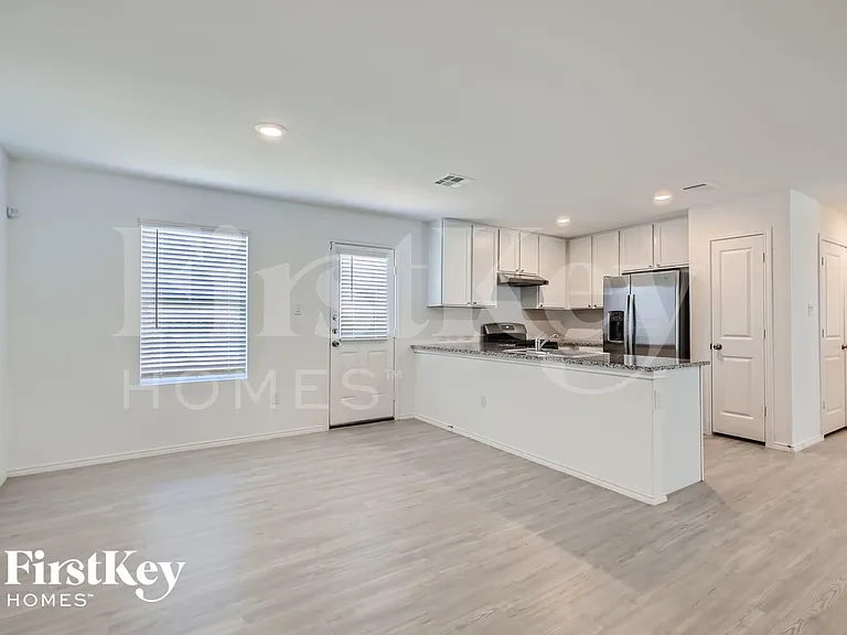 13835 Llama Pl — Photo 9