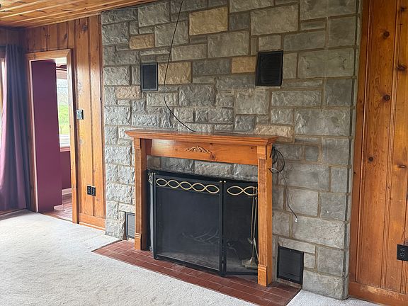 4th image of 40 Meadowbrook Rd