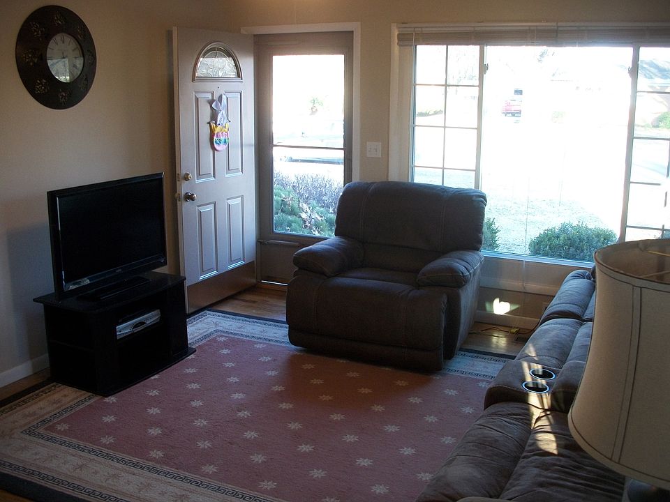 1st image of 1412 N Saint James Blvd