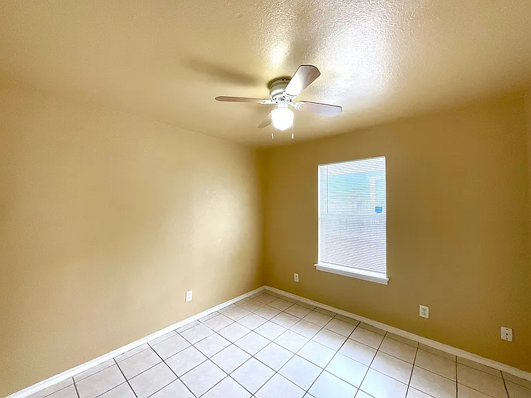 422 Amires Pl — Photo 18