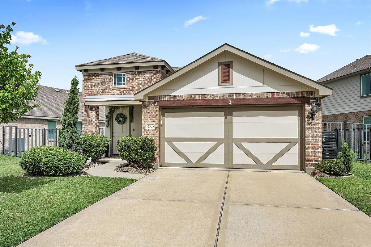 Building Photo - 2505 Bernadino Dr