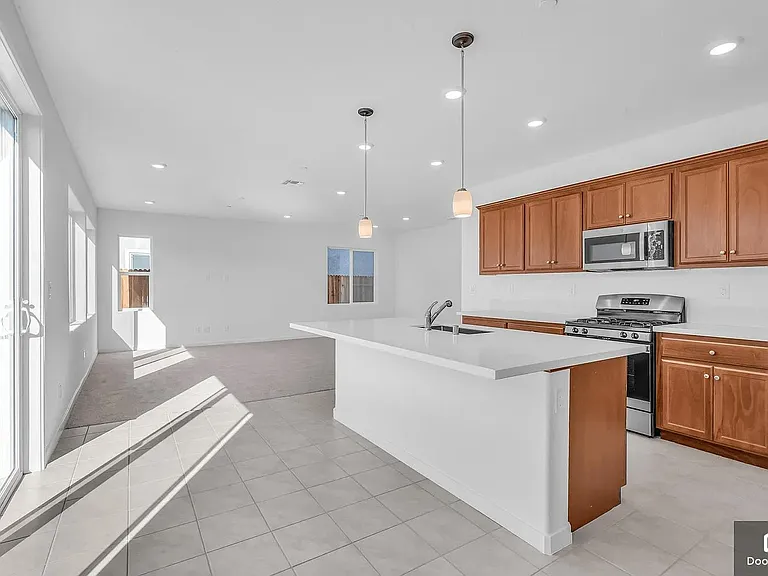 4435 Cash Dr — Photo 2