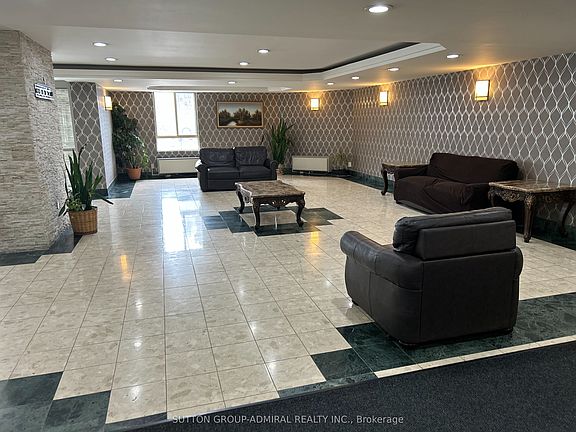 3rd image of 41 Markbrook Ln #610