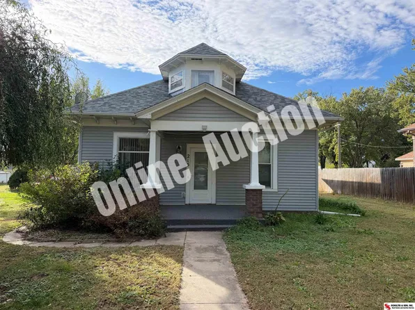 215 Commercial St, Reynolds, NE 68429