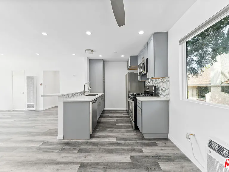 646 Tularosa Dr #4 — Photo 24