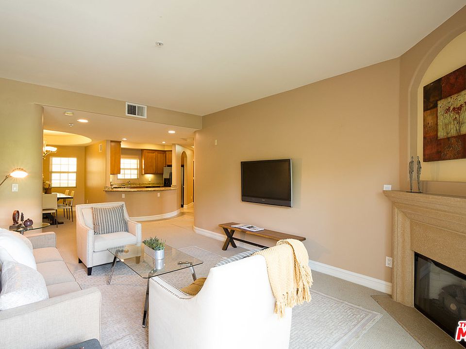 1st image of 4601 Coldwater Canyon Ave Unit 204