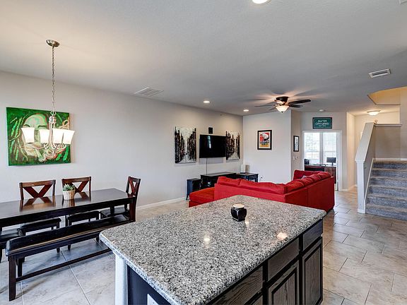 3rd image of 317 N Heatherwilde Blvd