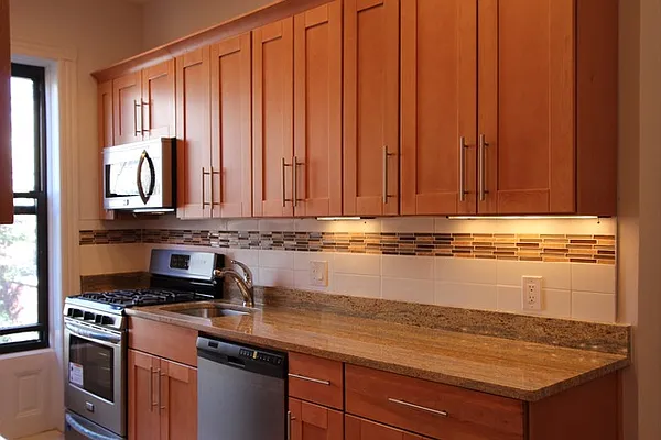 Rented by Rapid Realty Cobble Hill | media 38