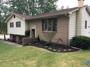 2963 S Bentley Ct, Decatur, IL 62521