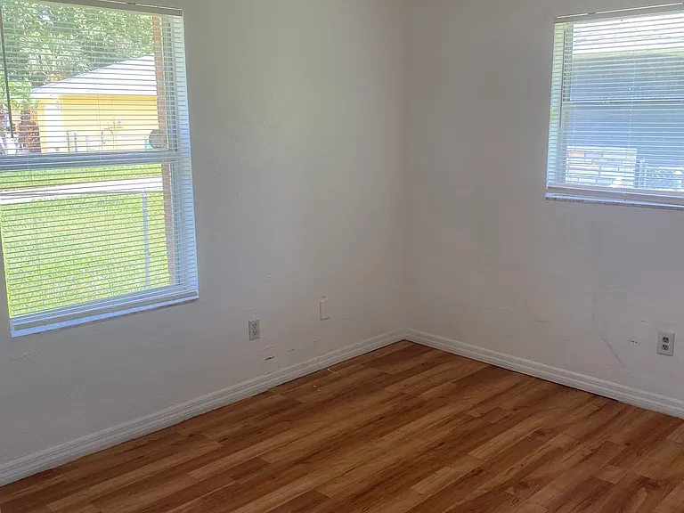526 Loomis Trl — Photo 15