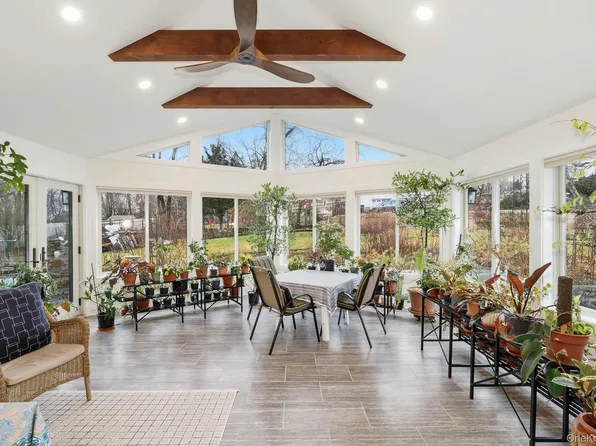 33 Fulmar Road, Mahopac, NY 10541