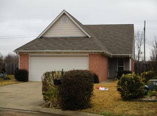 1528 Central Trails Dr, Southaven, MS 38671