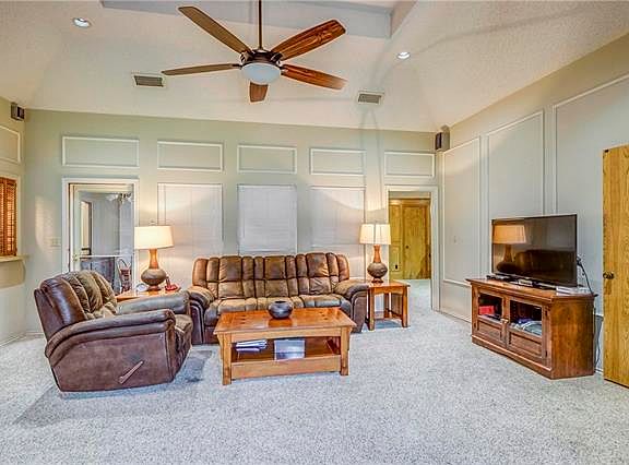 2nd image of 4414 Silverthorn Dr