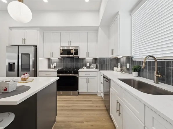 5620 Camino Encantado Dr, Houston, TX 77091