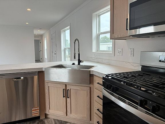 4th image of 1013 Roughlock Ln