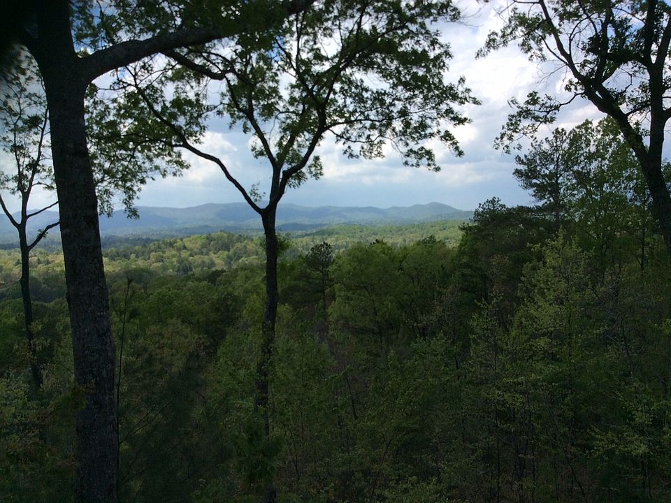 2nd image of 370 Dover Highland Trl