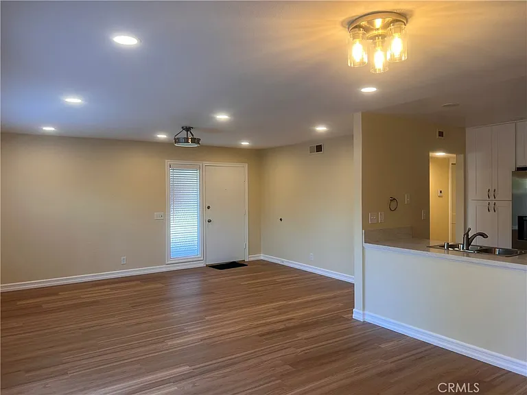 18229 Olympic Ct — Photo 4