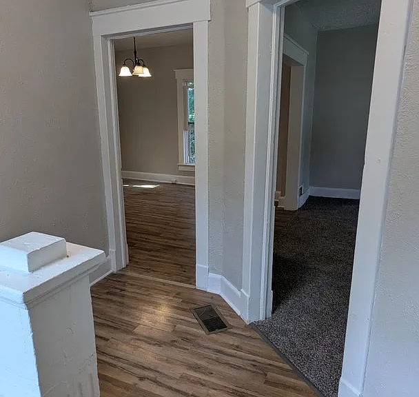 1447 Shriver Ave NE — Photo 3