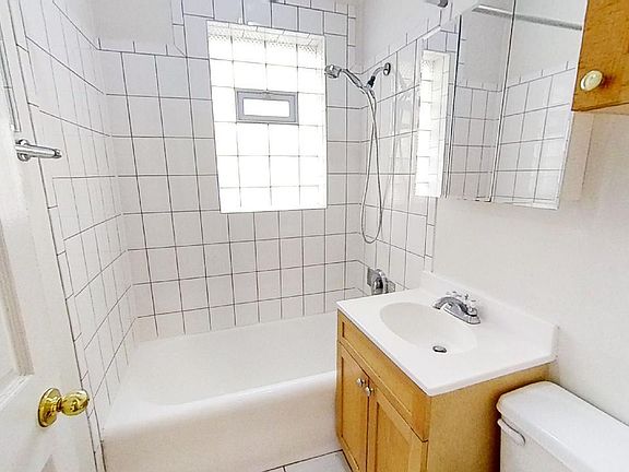 4th image of 4240 N Marine Dr #208S