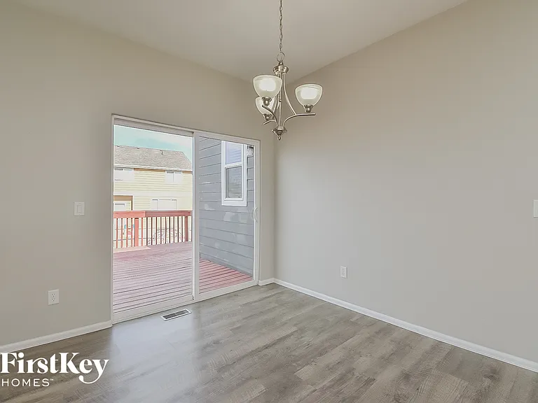 7976 Cairn Ct — Photo 4