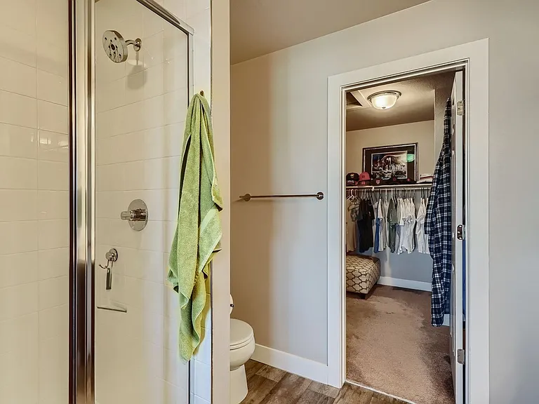 4722 N Kittredge St #2 — Photo 10