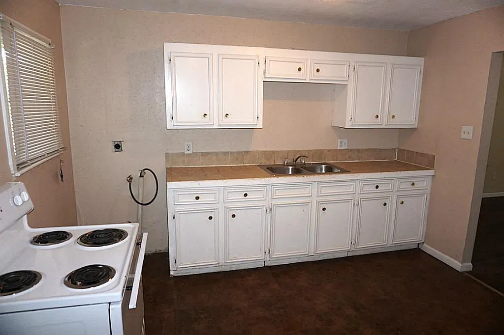 3022 Vance Ave — Photo 2