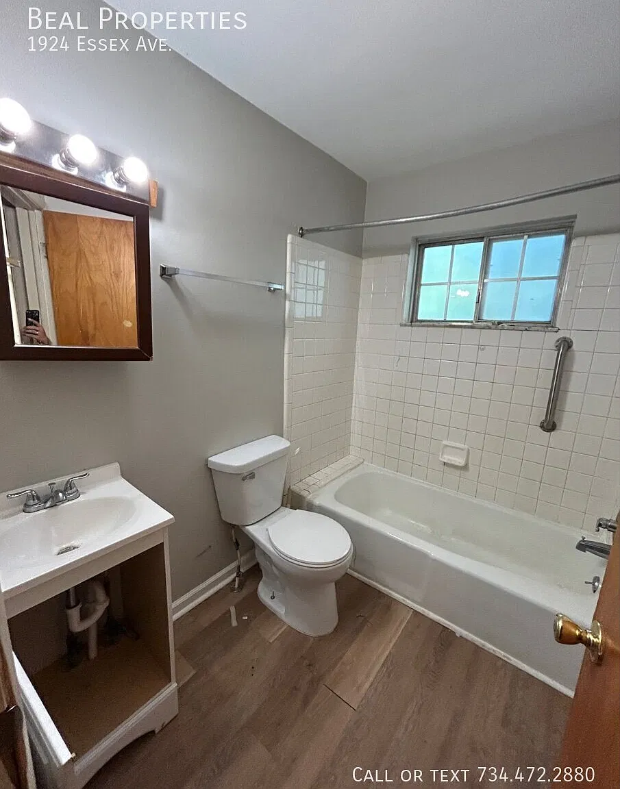 2 bed, $1,100 — Photo 4