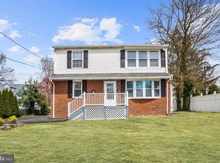 451 S Forklanding Rd, Maple Shade, NJ 08052