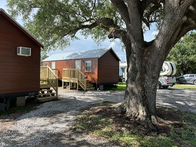 Studio, 200 sqft, $1,500 — Photo 1
