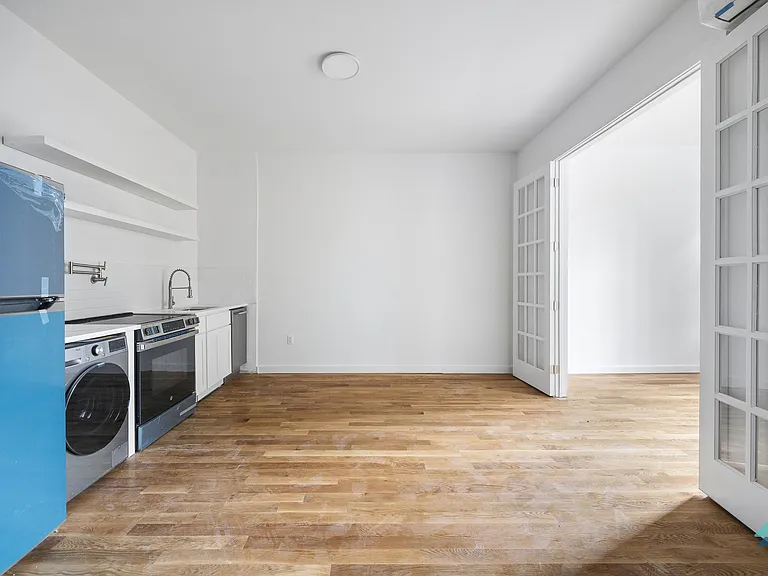 441 Wilson Ave #1 — Photo 3