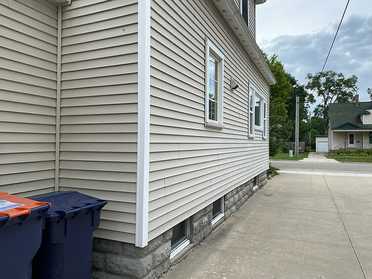 444 College Ave — Photo 22