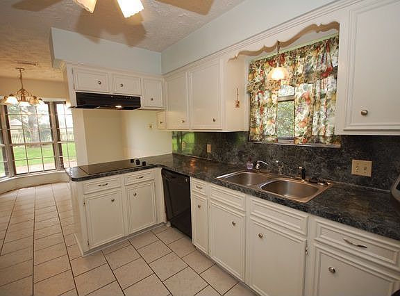 3rd image of 5310 Thistle Dr