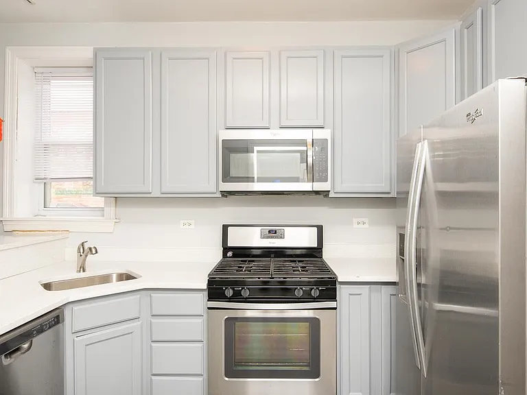 1858 W Cullerton St #1F — Photo 6