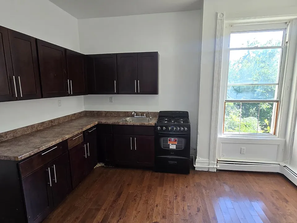 676 Ocean Ave #3