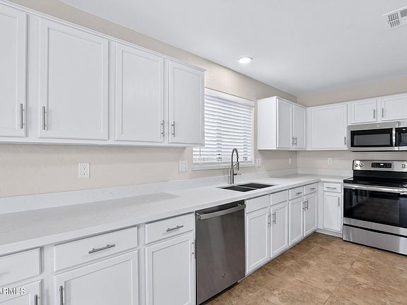3rd image of 1715 E BRANHAM Lane